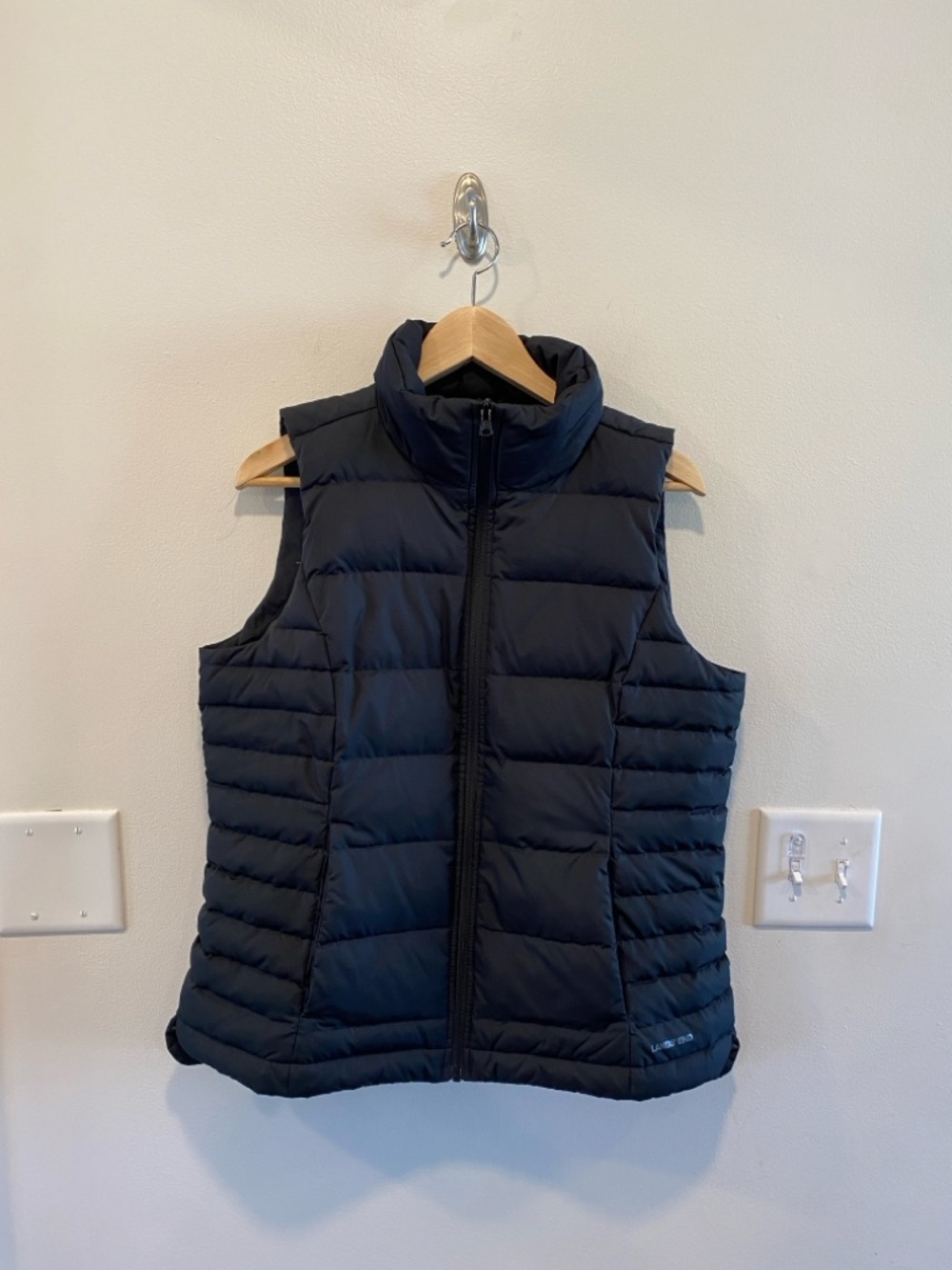 Lands end womens down puffer vest size medium black 80% down filling quilted